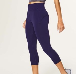 Lululemon In Movement Crop Size 6